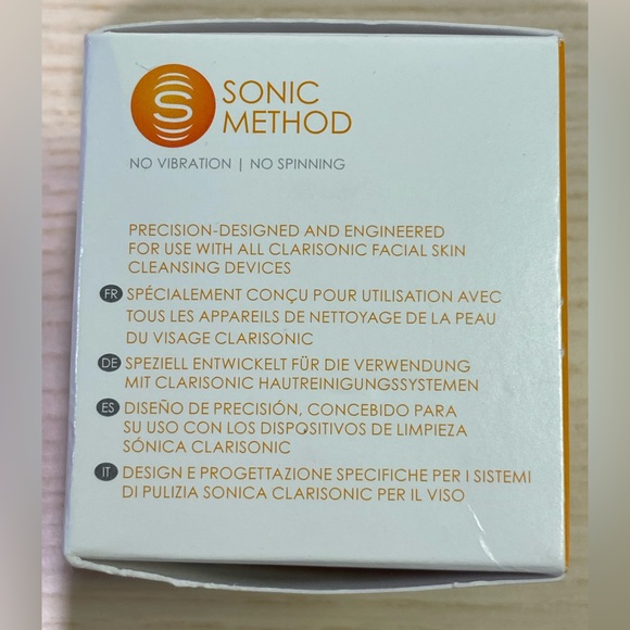 CLARISONIC Rare Set of Two Deep Pore Cleansing Brush Heads (BNIB, NWT) - Picture 6 of 9